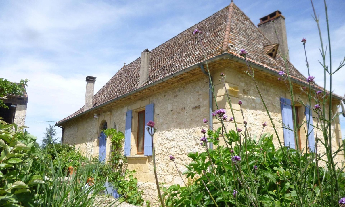 Lanquais House | Half-timbered house "gitealienor perigord