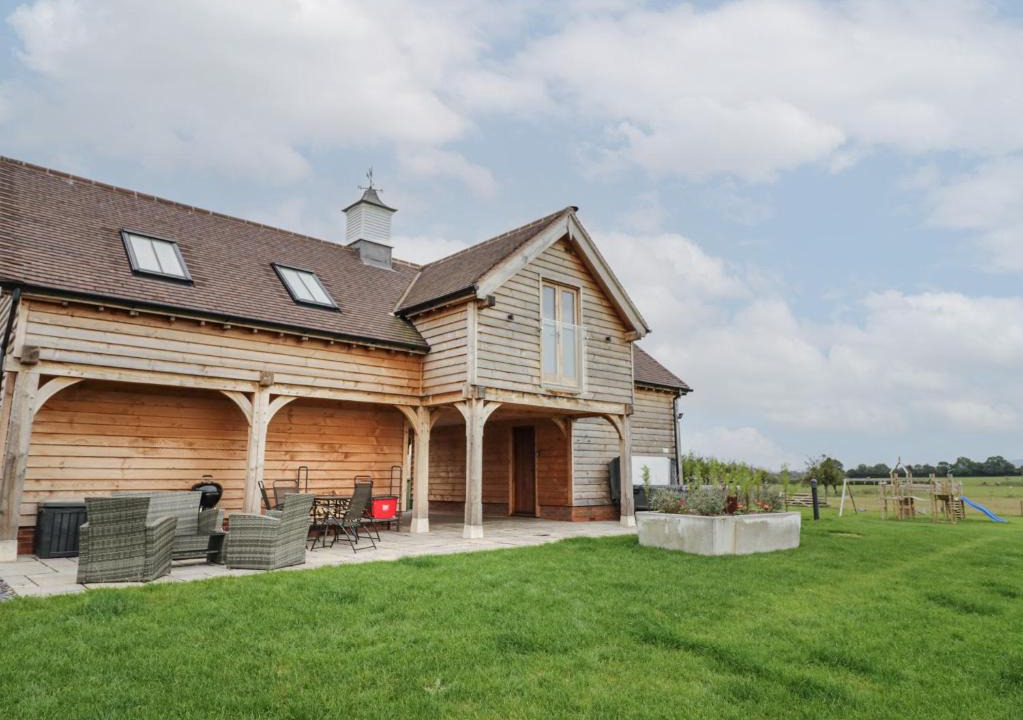 Peopleton House | Hallgarth Farm Holiday Lodge