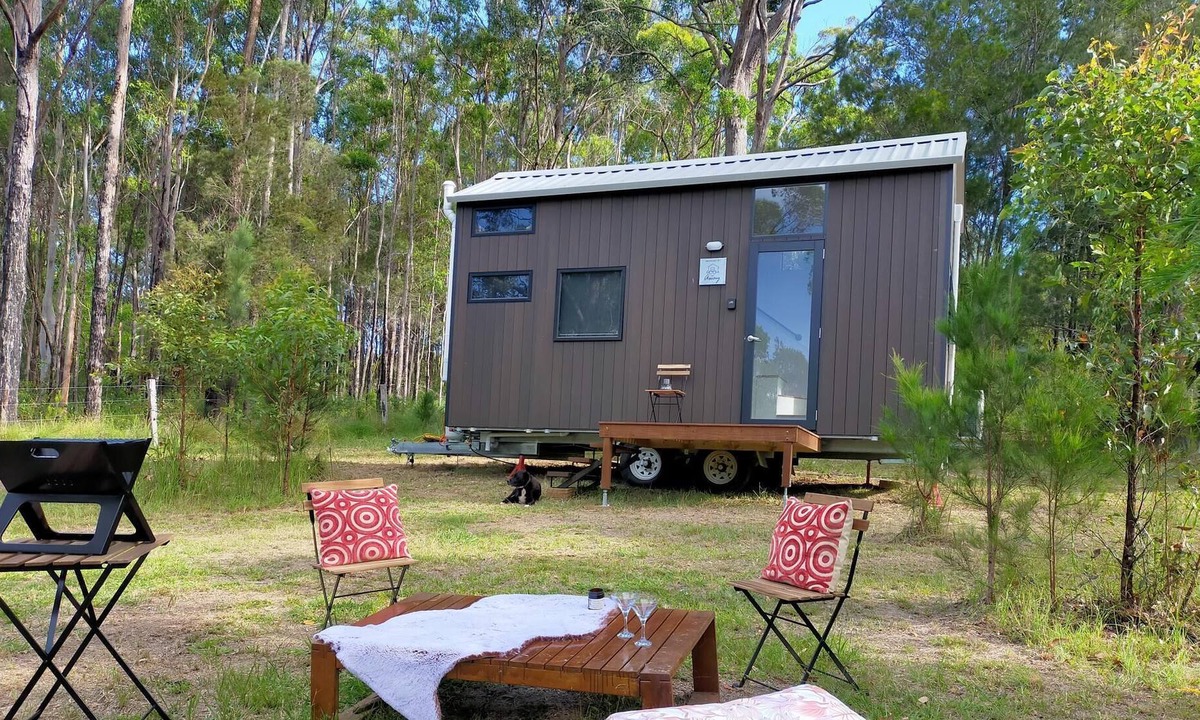 Crescent Head House | Halo at Les Luna Summ