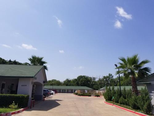Haltom City Hotel | Haltom Inn Fort Worth