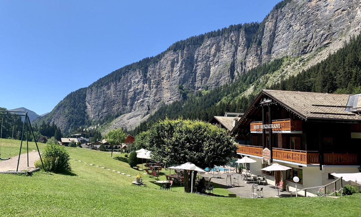 Les Prodains Hotel | Hameau des Prodains - Hôtel