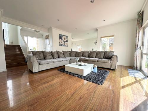 Hamilton House | Hamilton Cozy Corner Retreat