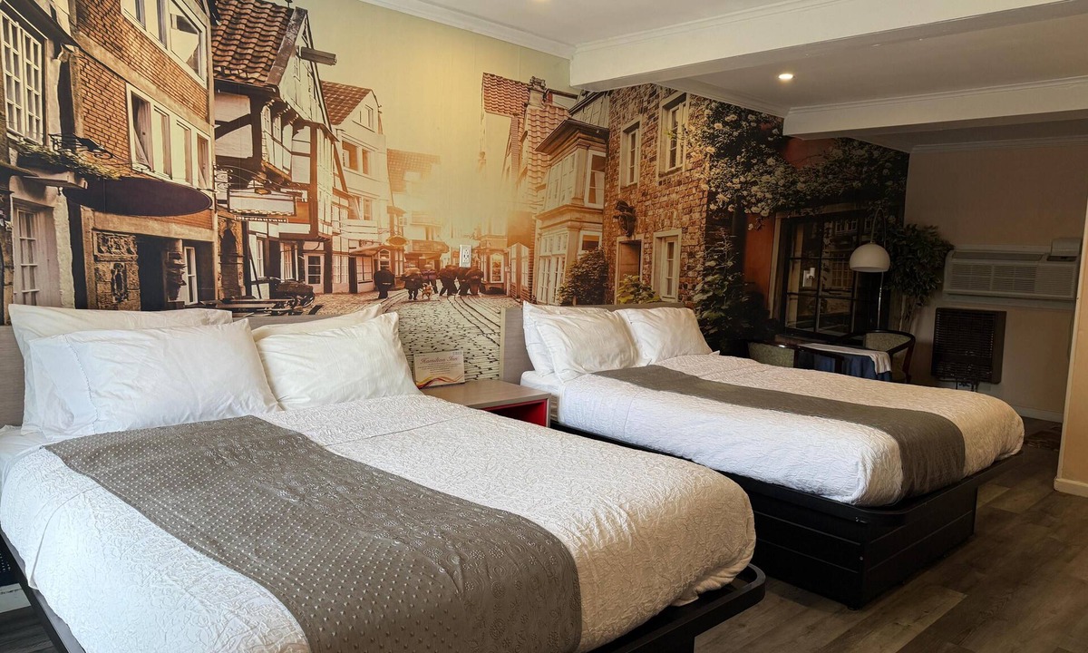 Sturbridge Hotel | Hamilton Inn
