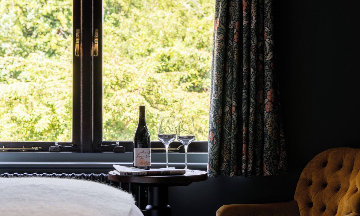 Clanfield Hotel | Hampshire Hog
