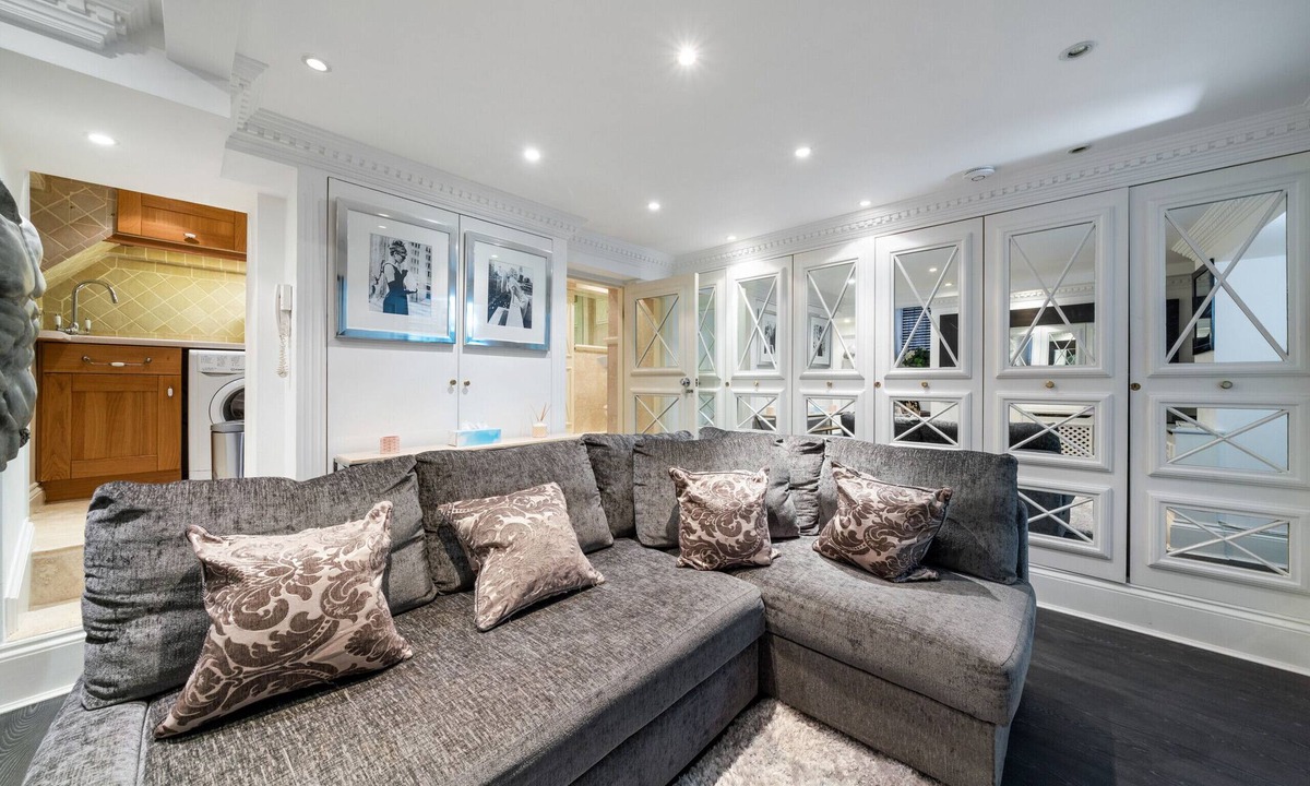 Frognal and Fitzjohns Apartment | Hampstead Village