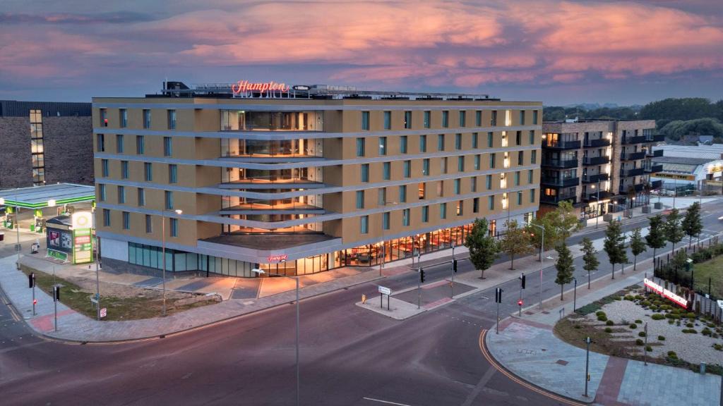 Ashford Hotel | Hampton by Hilton Ashford International