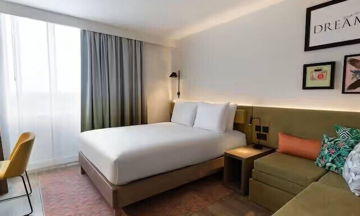 Saint-Ouen Hotel | Hampton By Hilton Paris Saint Ouen
