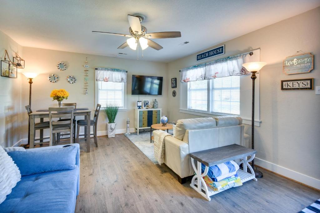 Buckroe Beach House | Hampton Home with Grill Less Than 1 Mi to Beach!