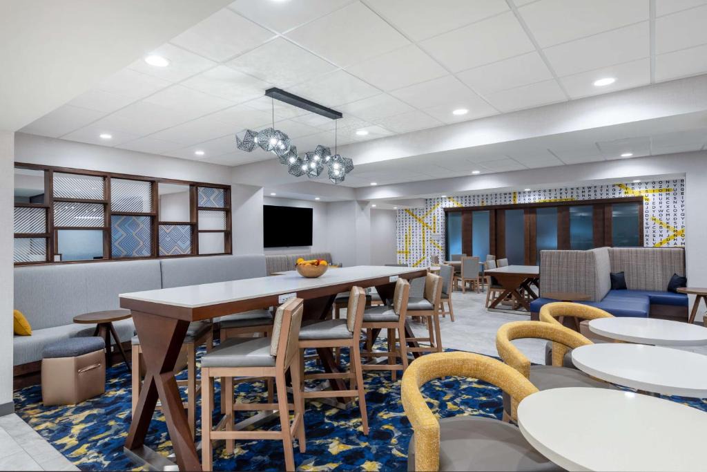 Albertville Hotel | Hampton Inn Albertville, Al