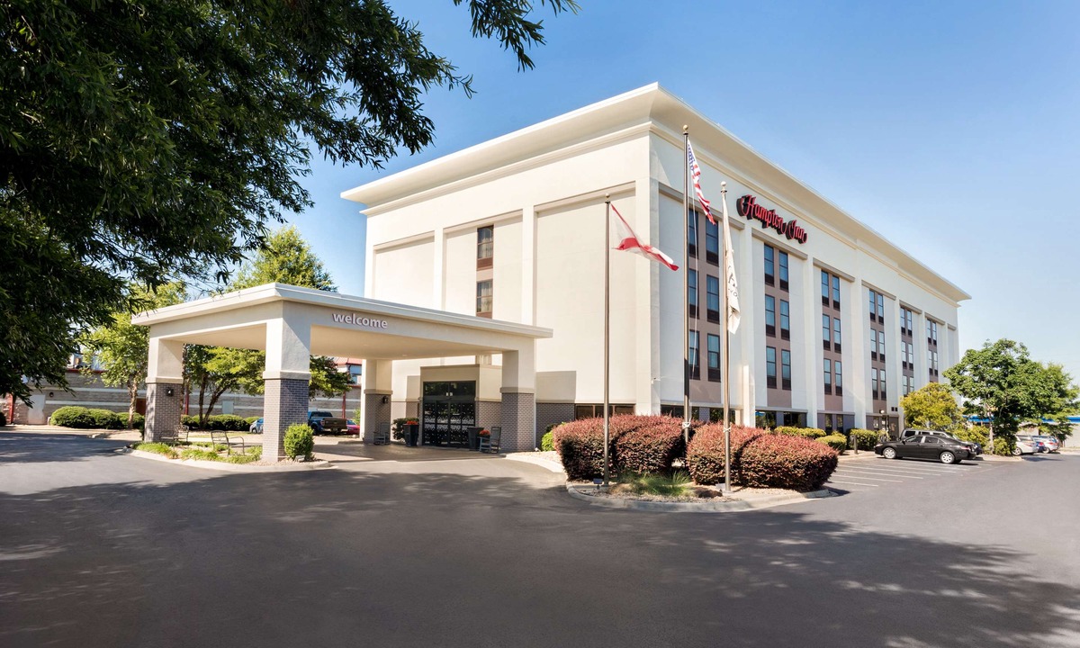 New Castle Hotel | Hampton Inn Birmingham-Trussville
