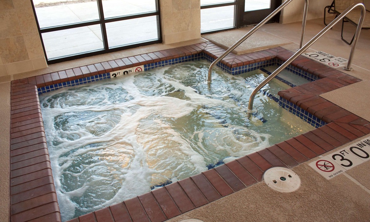 Burlington Hotel | Hampton Inn Burlington