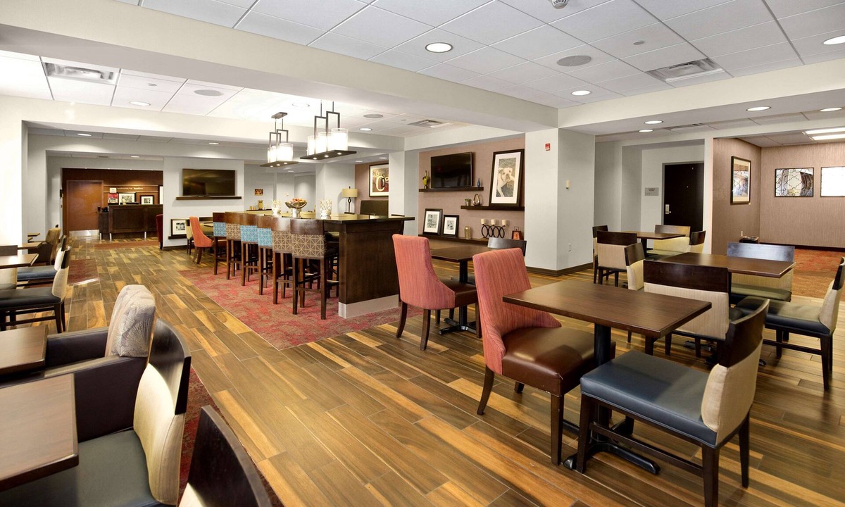 Homeacre-Lyndora Hotel | Hampton Inn Butler
