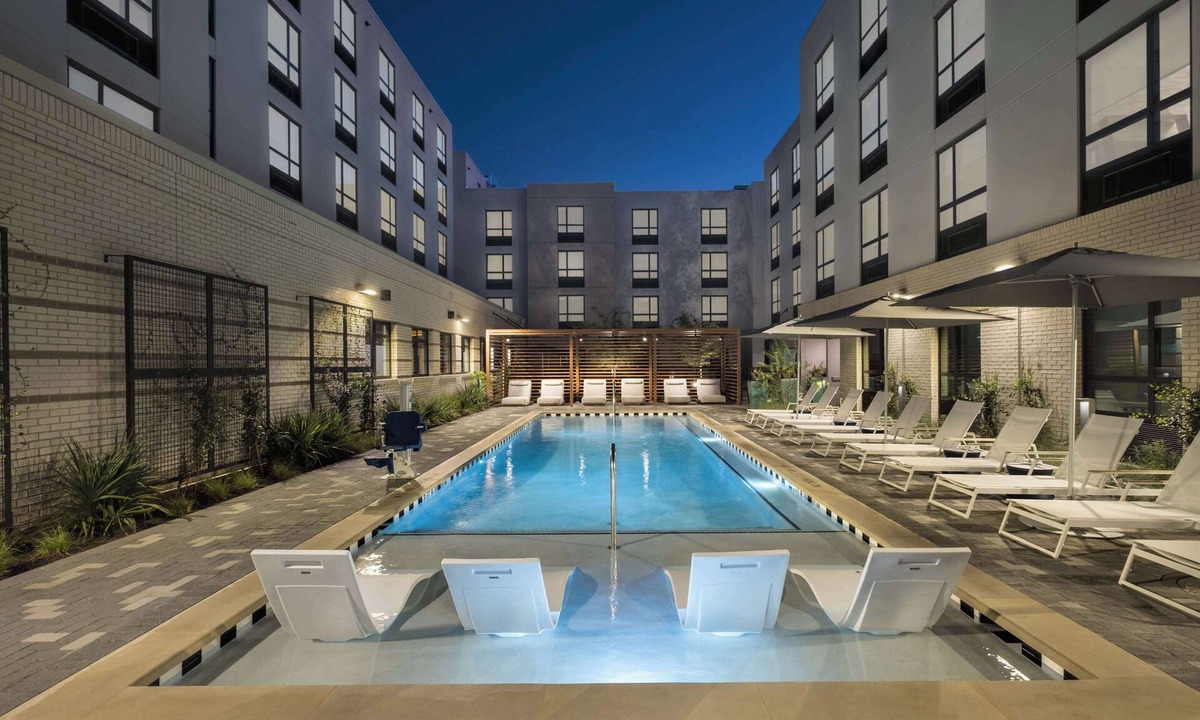 Holly Hotel | Hampton Inn by Hilton Austin East Side 5th Street