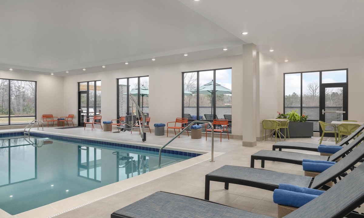 Bermuda Hotel | Hampton Inn by Hilton Richmond Chester