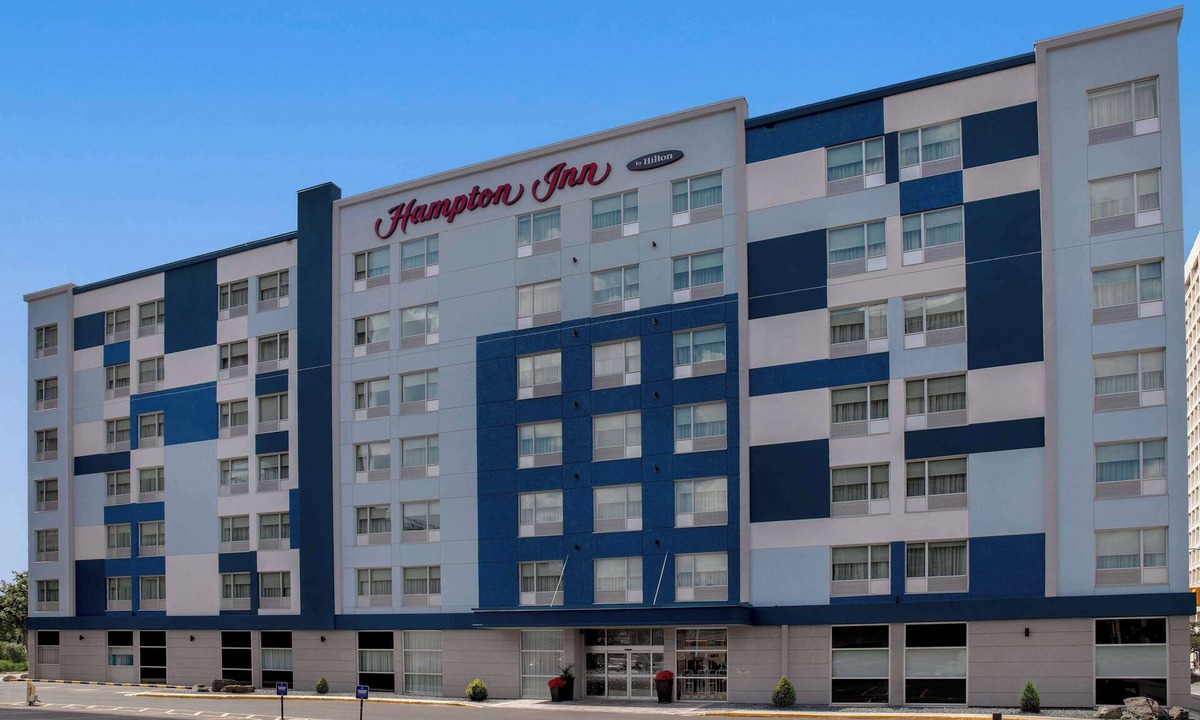 Downtown Winnipeg Hotel | Hampton Inn by Hilton Winnipeg Downtown