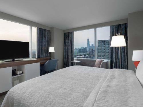 Near South Side Hotel | Hampton Inn Chicago McCormick Place