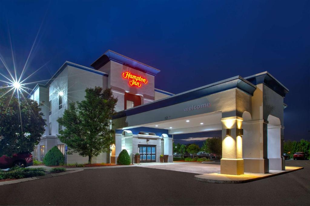 Clarion Hotel | Hampton Inn Clarion