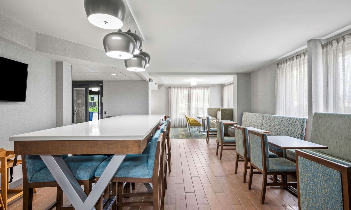 Westlake Hotel | Hampton Inn Cleveland-Westlake
