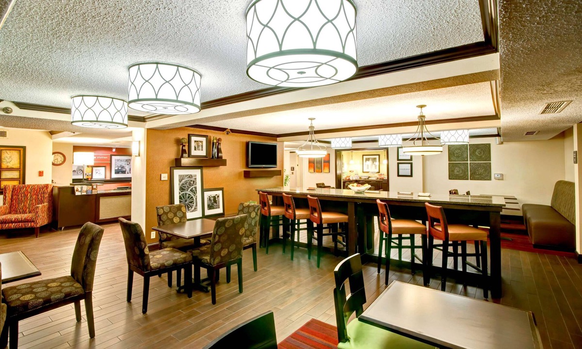 College Station Hotel | Hampton Inn College Station