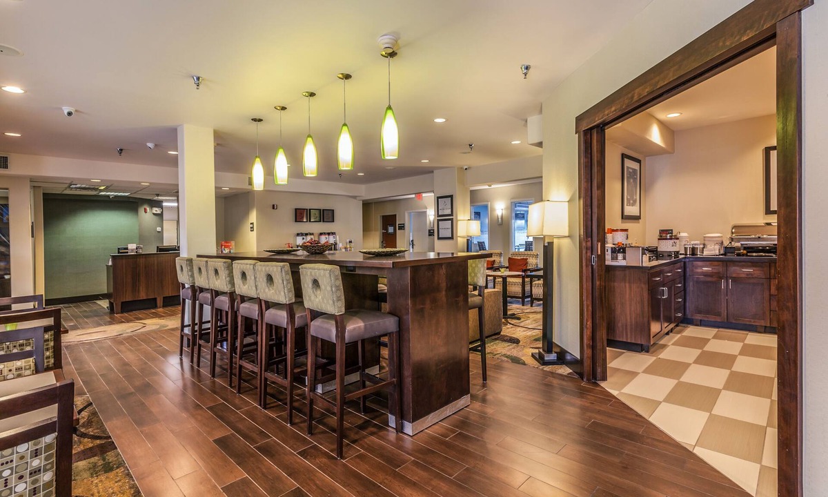 Southeast Colorado Springs Hotel | Hampton Inn Colorado Springs-Airport