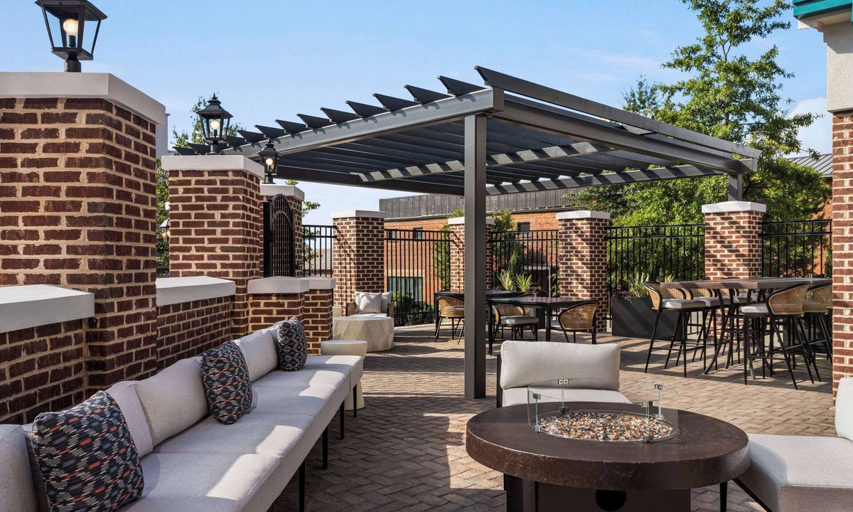 The Vista Hotel | Hampton Inn Columbia-Downtown Historic District