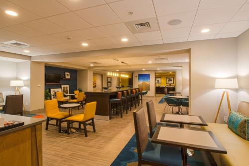 Crestview Hotel | Hampton Inn Crestview South I-10, Fl