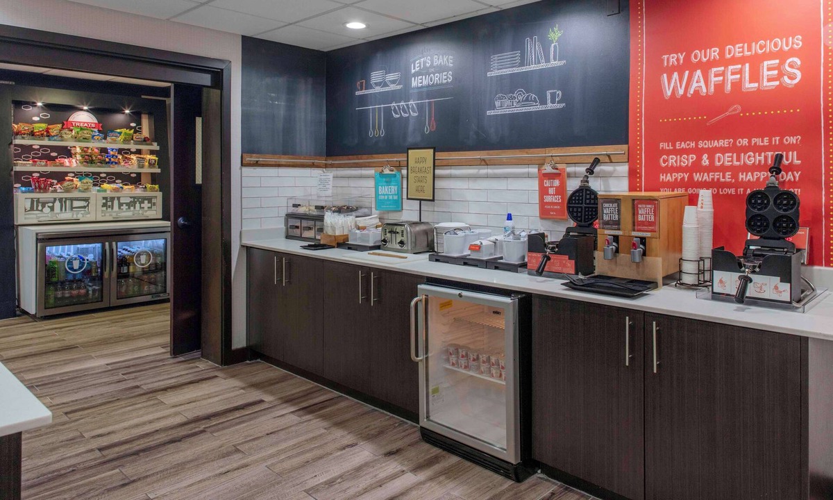 Northville Hotel | Hampton Inn Detroit/Northville