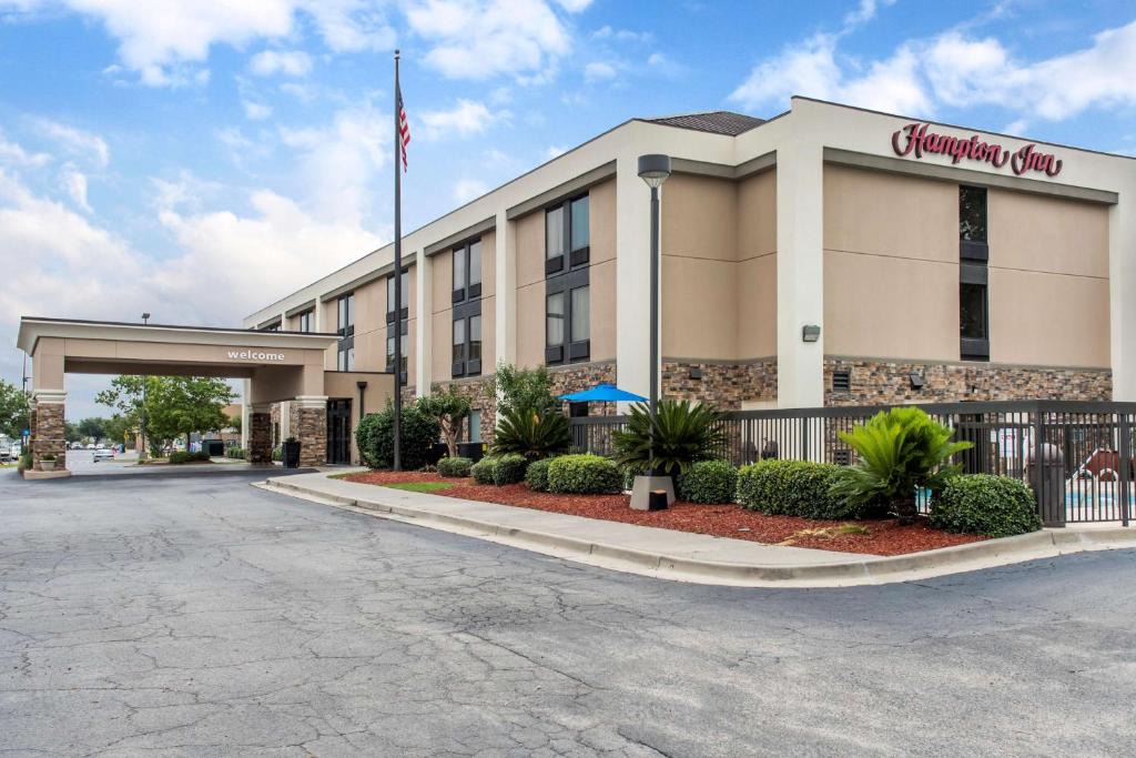 Douglas Hotel | Hampton Inn Douglas