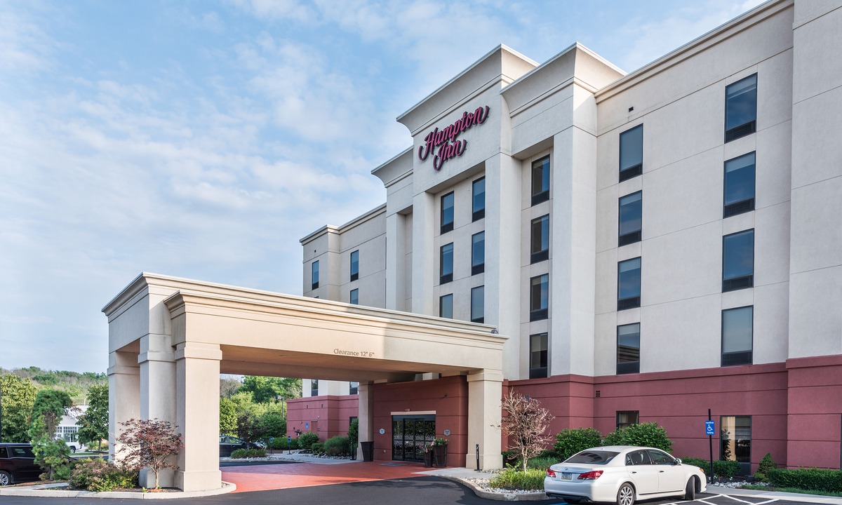 Warrington Hotel | Hampton Inn Doylestown