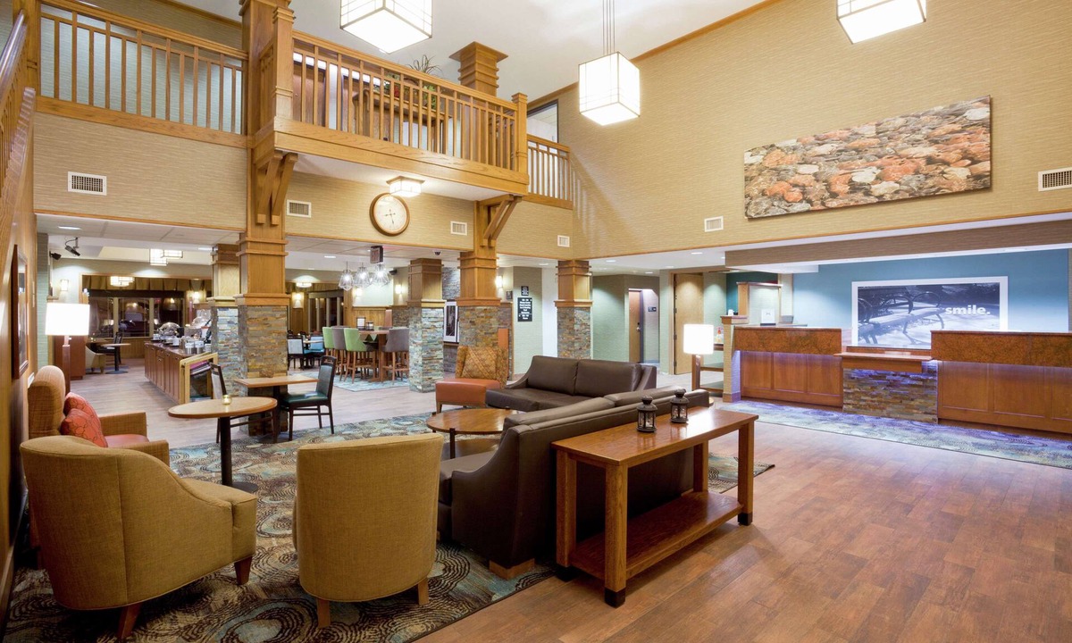 Canal Park Hotel | Hampton Inn Duluth Canal Park