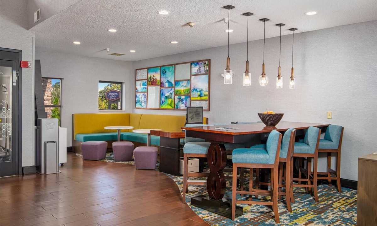 Elkhart Hotel | Hampton Inn Elkhart IN