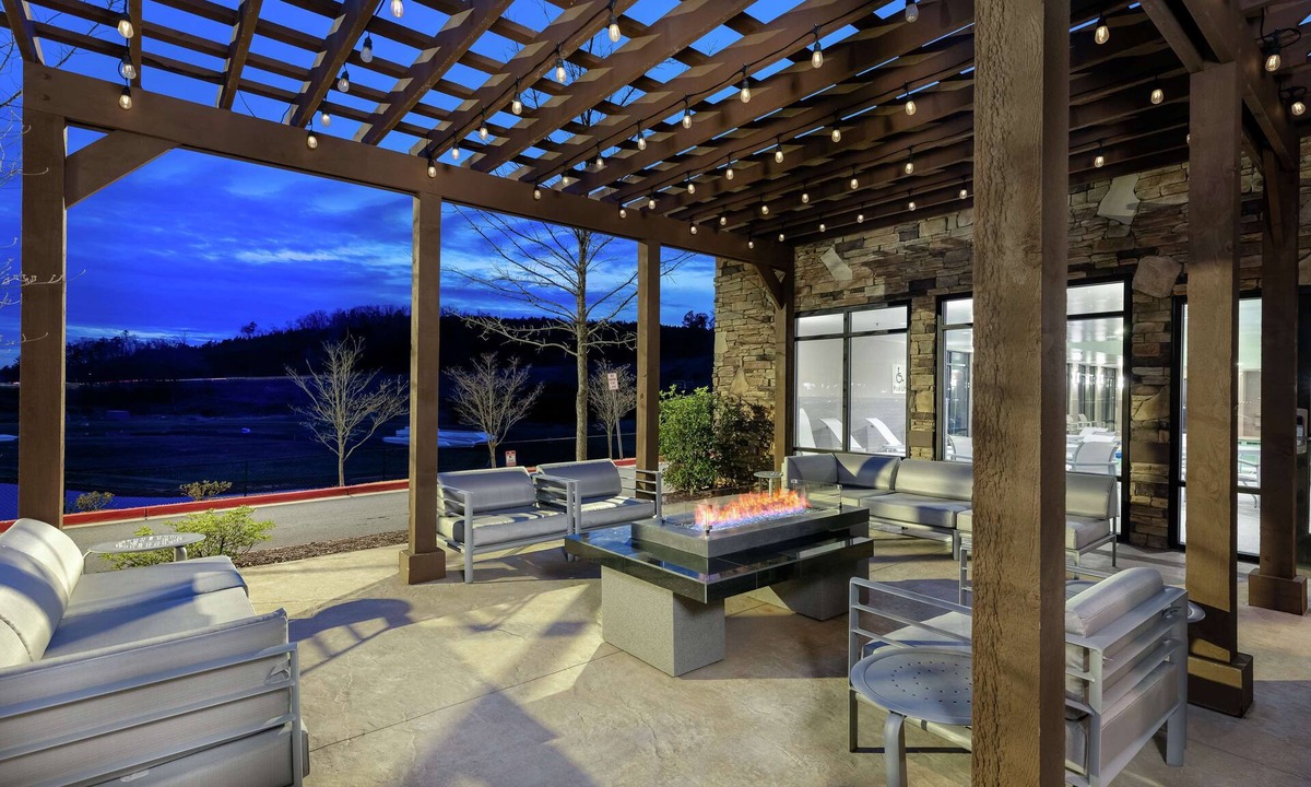 Emerson Hotel | Hampton Inn Emerson LakePoint