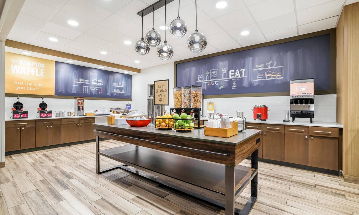 Fort Myers River District Hotel | Hampton Inn Fort Myers Downtown