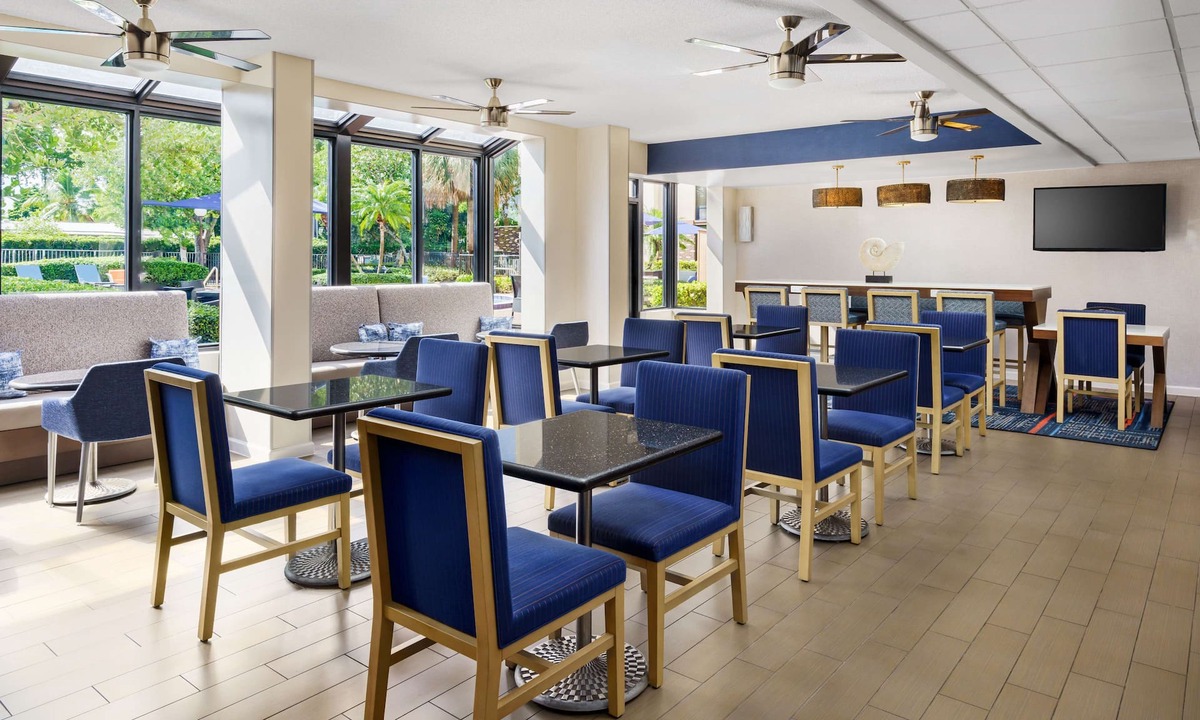 Oakland Park Hotel | Hampton Inn Ft. Lauderdale-Cypress Creek