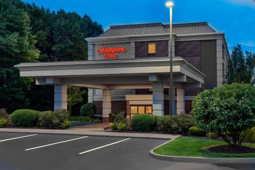 Windsor Hotel | Hampton Inn Hartford Airport