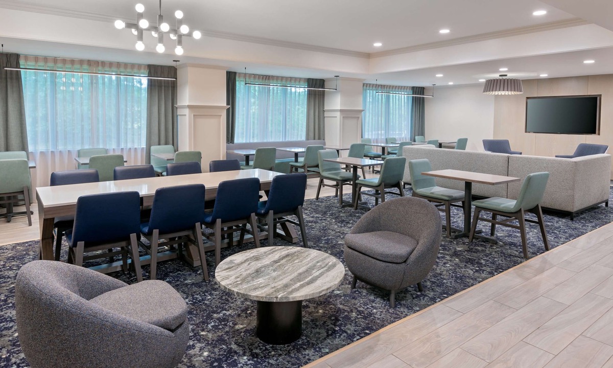 Windsor Hotel | Hampton Inn Hartford/Airport