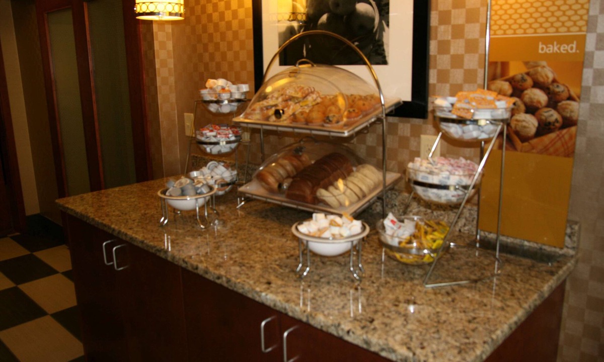 Hillsville Hotel | Hampton Inn Hillsville
