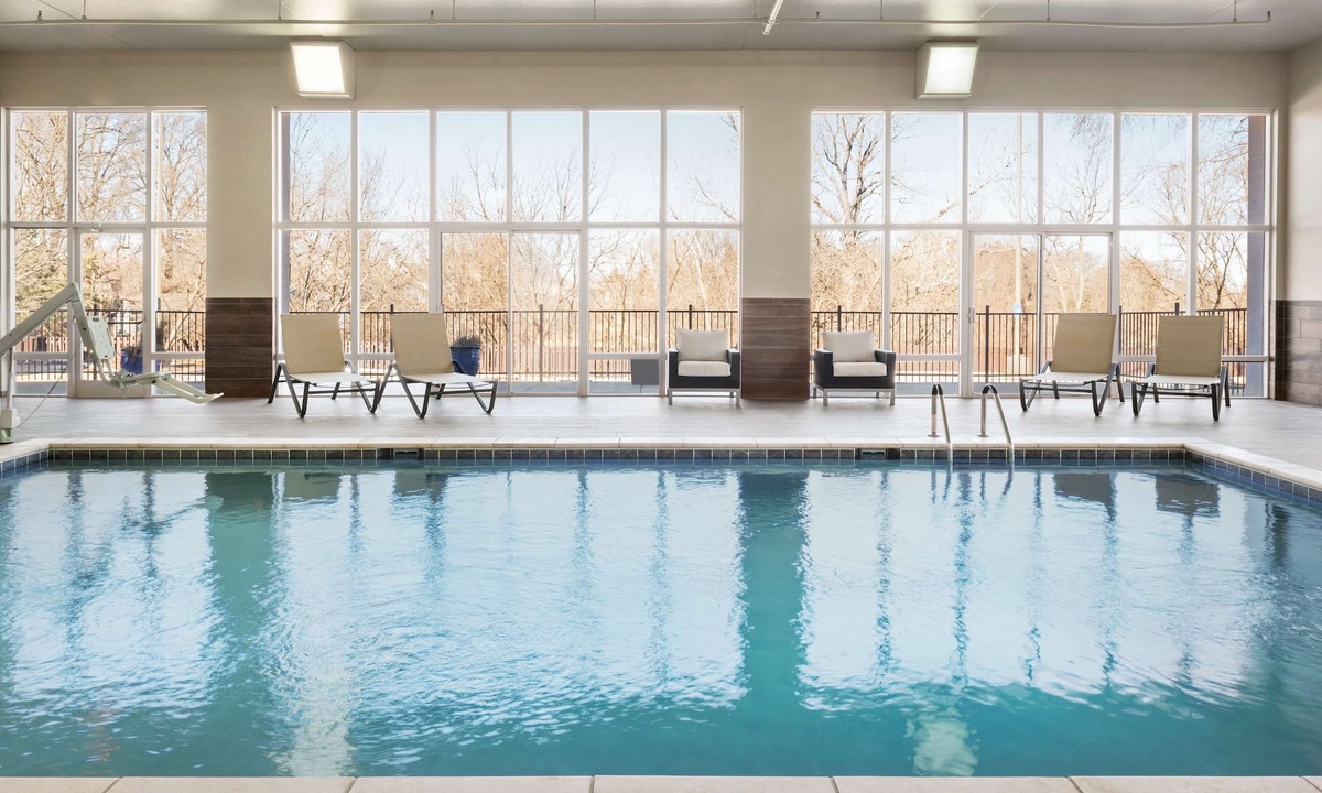 Deerfield Hotel | Hampton Inn Lawrence