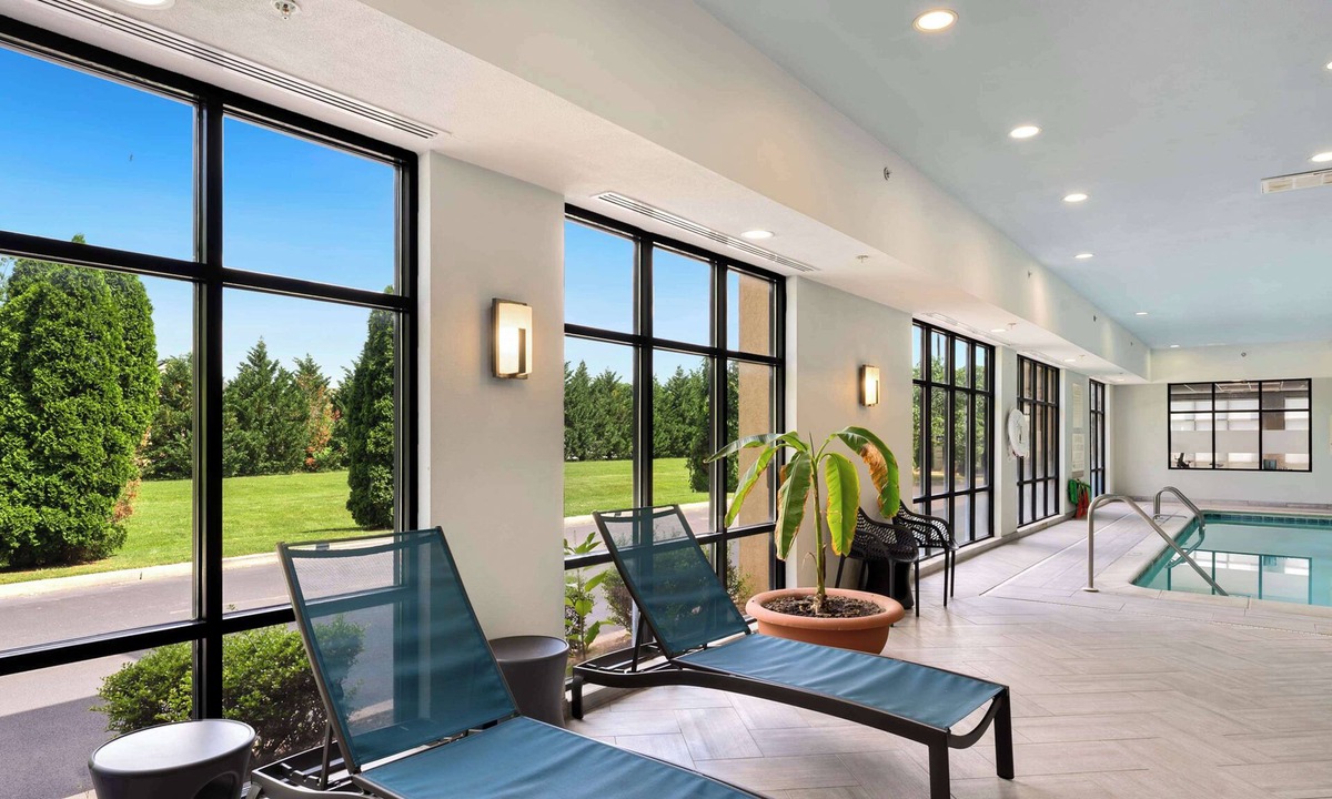 Milford Hotel | Hampton Inn Milford