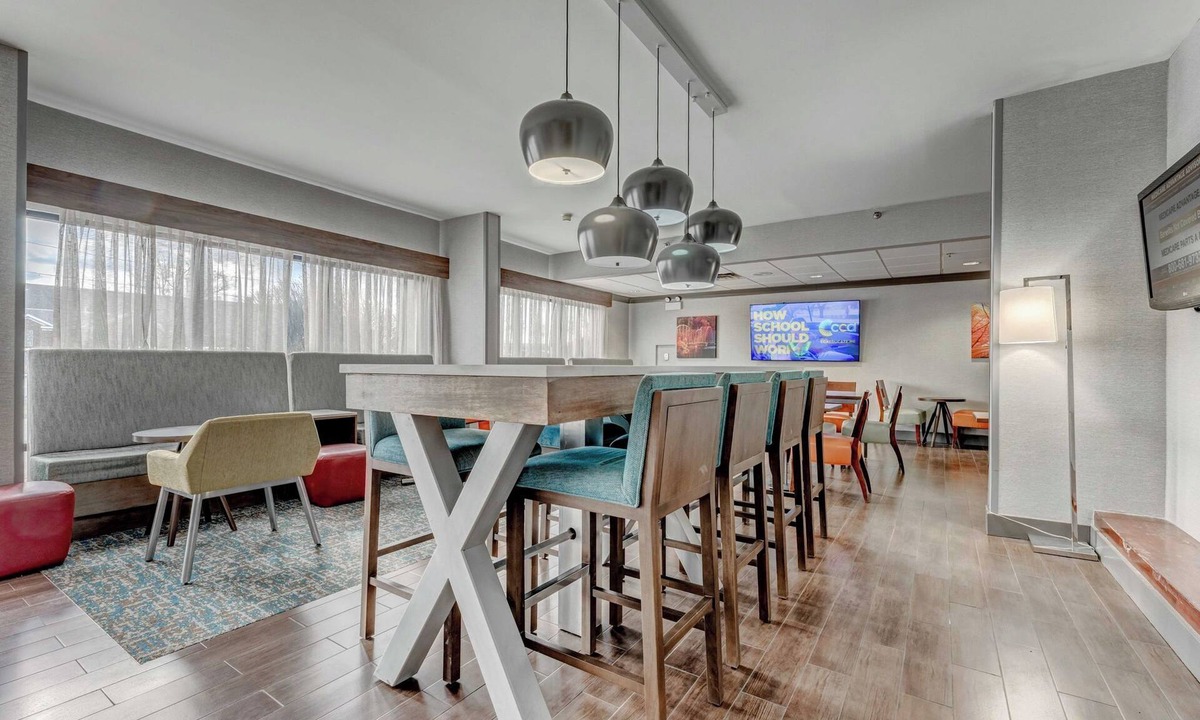 Morgantown Hotel | Hampton Inn Morgantown