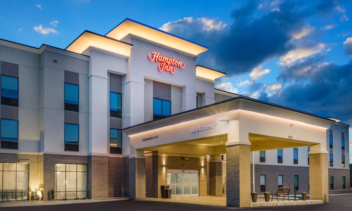 Newport Hotel | Hampton Inn Newport