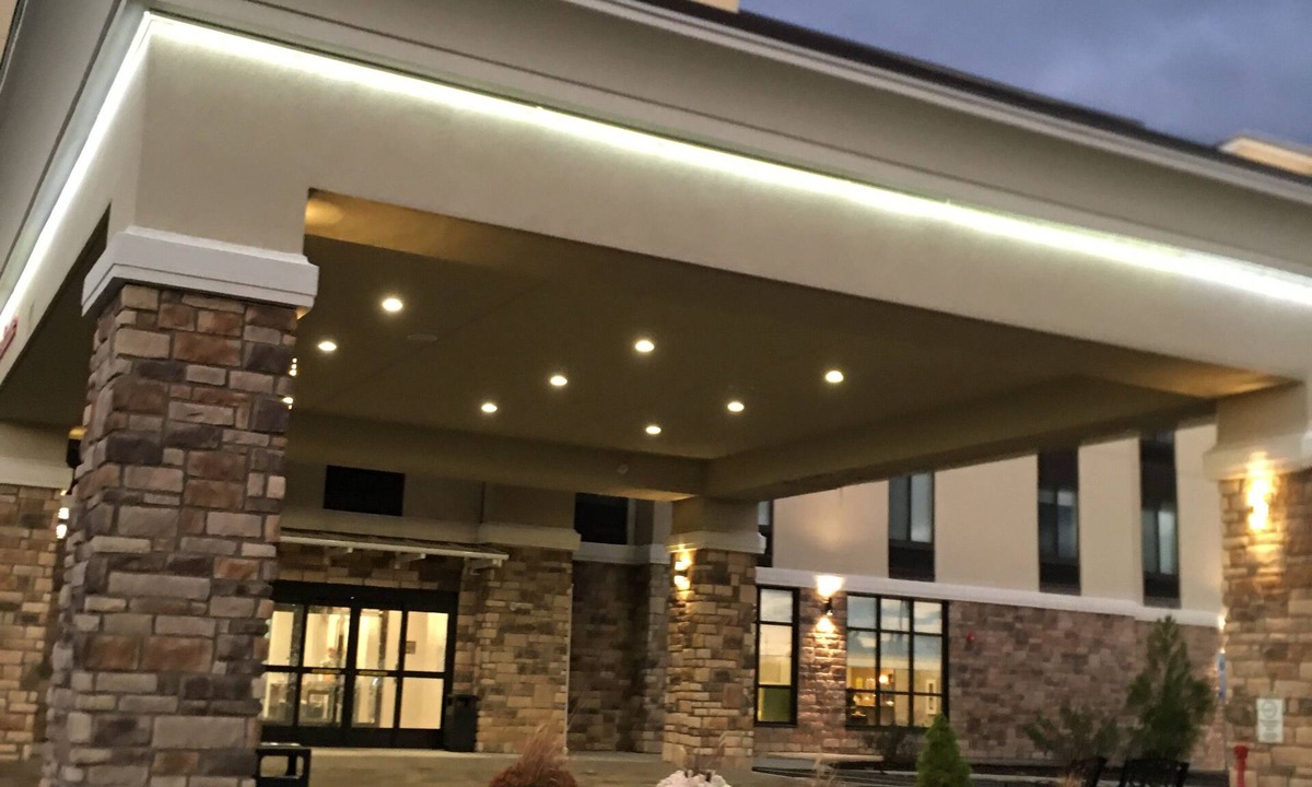 Wickatunk Hotel | Hampton Inn Old Bridge