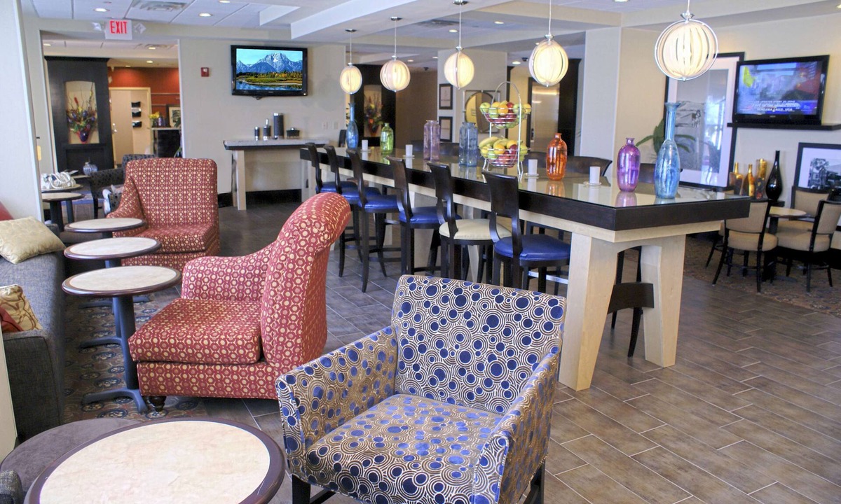 Orange Hotel | Hampton Inn Orange
