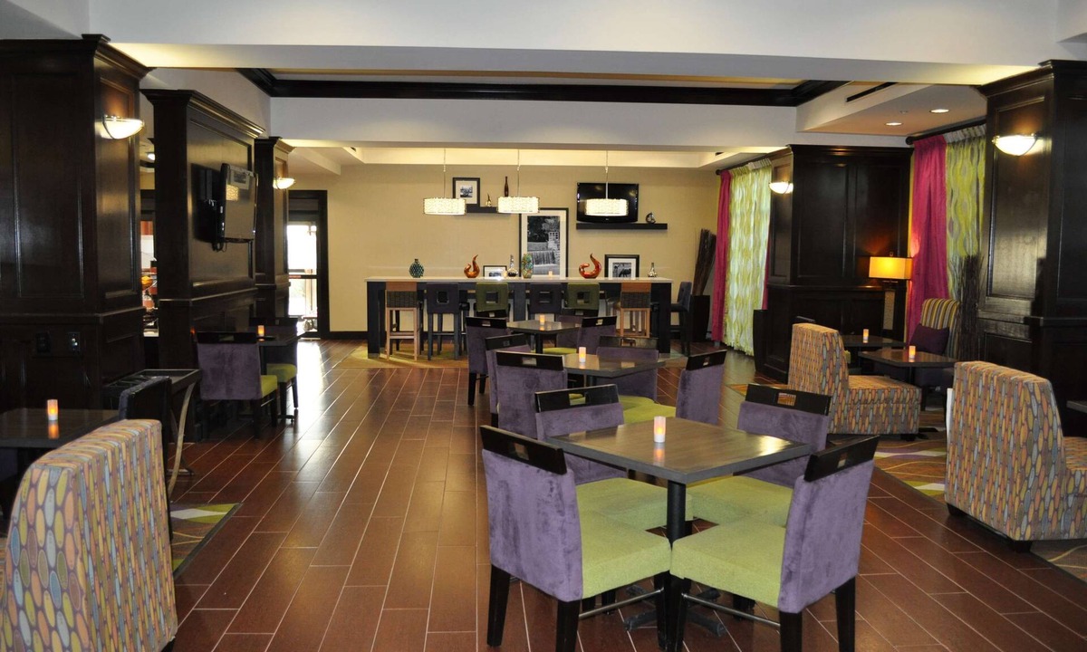 Pleasanton Hotel | Hampton Inn Pleasanton