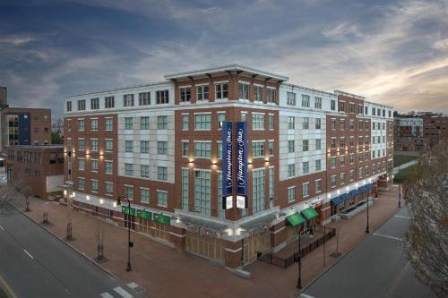 East Bayside Hotel | Hampton Inn Portland Downtown Waterfront