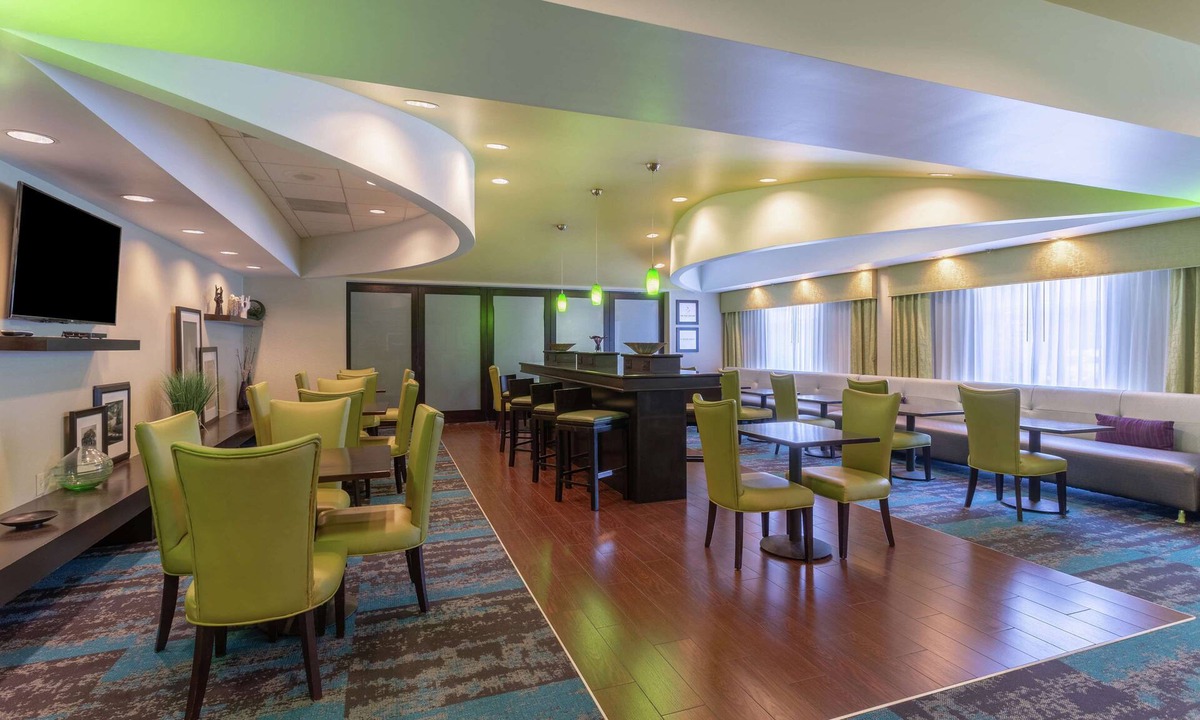 South Richmond Hotel | Hampton Inn Richmond - South