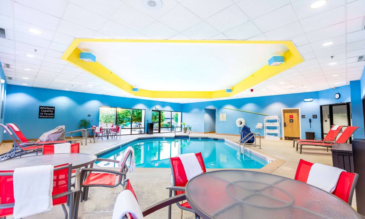 St. Charles Hotel | Hampton Inn St. Charles St. Peters