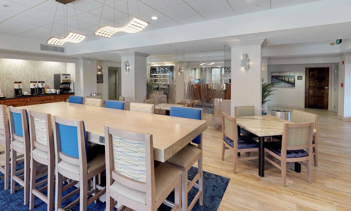 Saint Simons Heights Hotel | Hampton Inn St. Simons Island