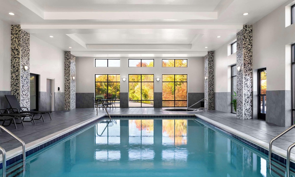 Stafford Hotel | Hampton Inn Stafford/Quantico & Conference Center