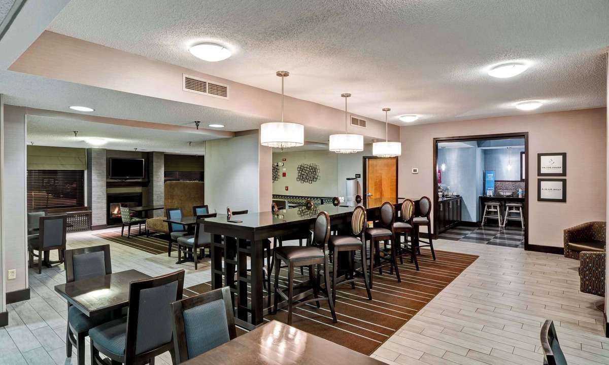 State College Hotel | Hampton Inn State College
